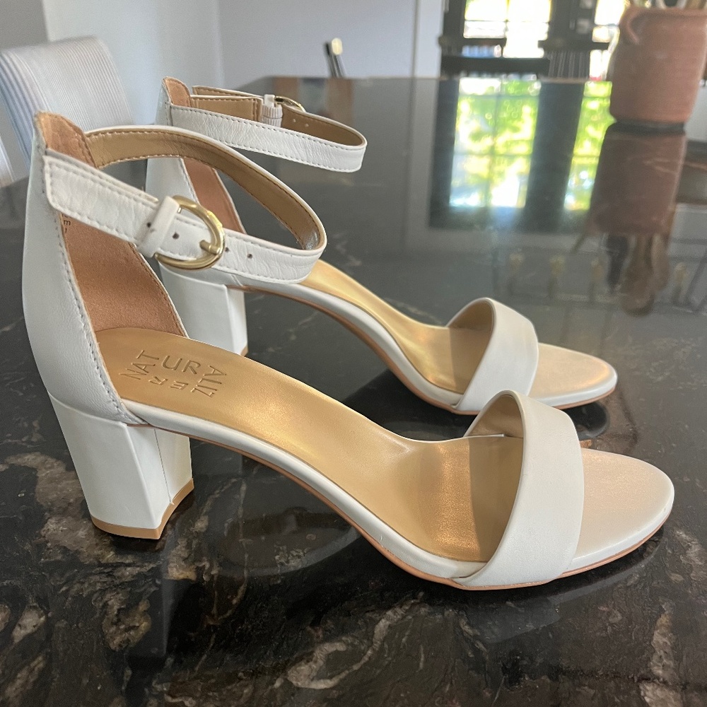 Naturalizer Vera White Heels Size 7.5
